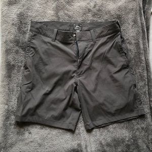J. Crew Men’s 7 Inch Tech Shorts (28)